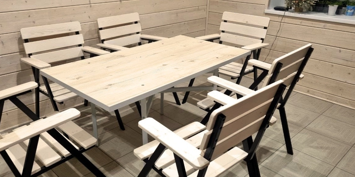 деревянные стулья на металлокаркасе